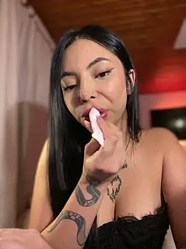 eva elifee online show from 10/30/25, 02:32