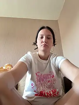 Snapshot of Tinti0304 chatting on 05/14/26, 11:18 Tinti0304 online show from 05/14/26, 11:18