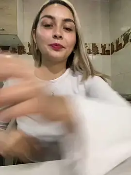 Snapshot of emma_oxford chatting on 03/11/25, 11:47 emma oxford online show from 03/11/25, 11:47