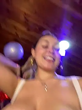 Snapshot of emma_oxford chatting on 02/17/25, 08:49 emma oxford online show from 02/17/25, 08:49