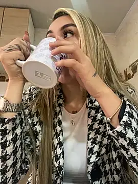 Snapshot of emma_oxford chatting on 02/27/25, 08:09 emma oxford online show from 02/27/25, 08:09