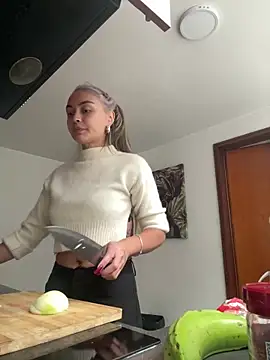 Snapshot of emma_oxford chatting on 02/03/26, 05:18 emma oxford online show from 02/03/26, 05:18