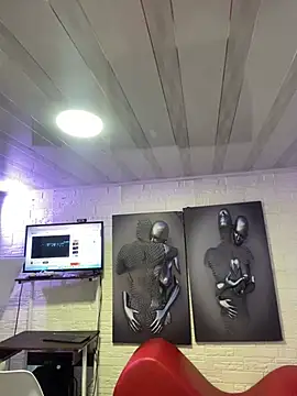 Snapshot of emma_oxford chatting on 03/05/25, 08:53 emma oxford online show from 03/05/25, 08:53