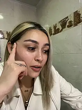 Snapshot of emma_oxford chatting on 03/06/25, 11:53 emma oxford online show from 03/06/25, 11:53