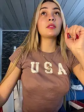 Snapshot of emma_oxford chatting on 03/10/25, 08:45 emma oxford online show from 03/10/25, 08:45