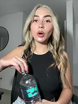 Snapshot of emma_oxford chatting on 02/10/26, 12:09 emma oxford online show from 02/10/26, 12:09