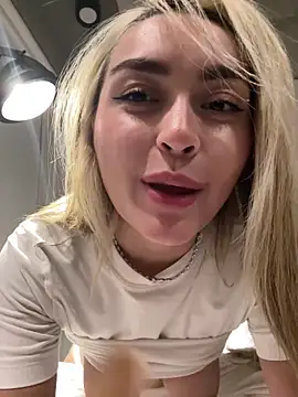 Snapshot of emma_oxford chatting on 03/02/26, 05:08 emma oxford online show from 03/02/26, 05:08