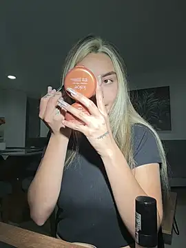 Snapshot of emma_oxford chatting on 02/25/26, 02:23 emma oxford online show from 02/25/26, 02:23