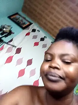 Snapshot of freaky_belle chatting on 03/26/26, 01:48 freaky belle online show from 03/26/26, 01:48