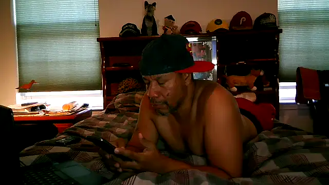 Snapshot of pimpdaddy4ever chatting on 11/16/25, 06:01 pimpdaddy4ever online show from 11/16/25, 06:01