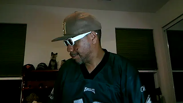 Snapshot of pimpdaddy4ever chatting on 12/18/25, 03:22 pimpdaddy4ever online show from 12/18/25, 03:22