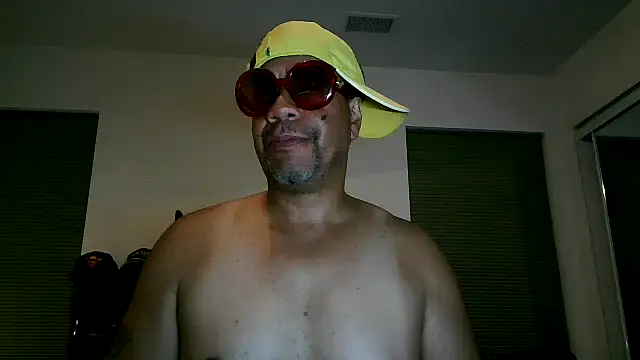 Snapshot of pimpdaddy4ever chatting on 11/09/25, 02:48 pimpdaddy4ever online show from 11/09/25, 02:48