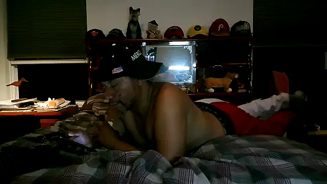 Snapshot of pimpdaddy4ever chatting on 11/16/25, 05:01 pimpdaddy4ever online show from 11/16/25, 05:01