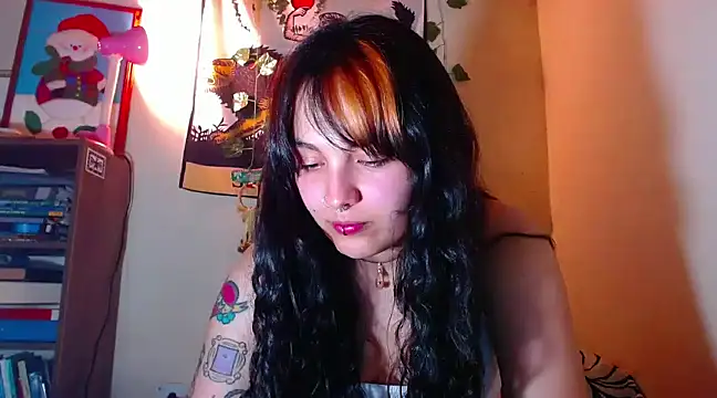 Snapshot of sweetiee_mary chatting on 12/14/24, 03:28 sweetiee mary online show from 12/14/24, 03:28