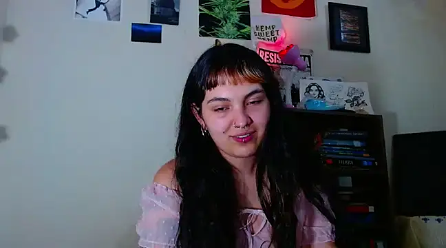 Snapshot of sweetiee_mary chatting on 03/01/25, 01:11 sweetiee mary online show from 03/01/25, 01:11