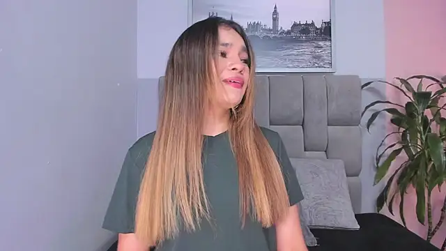 selene tylor  online show from 09/18/25, 05:10