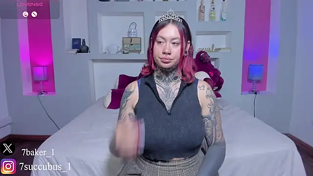 ViolettaBaker  online show from 11/22/25, 03:55