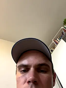 Snapshot of Marconudeboi chatting on 10/01/25, 01:48 Marconudeboi online show from 10/01/25, 01:48