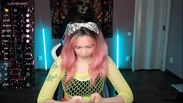 Snapshot of Project_hisoka chatting on 12/14/25, 01:12 Project hisoka online show from 12/14/25, 01:12