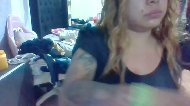 Jennxdolls online show from 01/31/25, 03:09