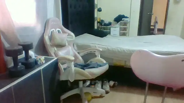 Jennxdolls online show from 02/13/25, 03:24