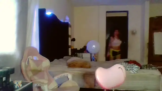 Jennxdolls online show from 02/20/25, 03:41