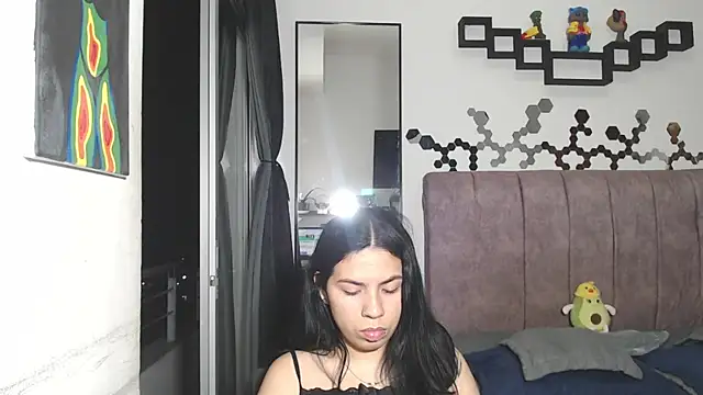 Snapshot of Liza_Thurner chatting on 03/22/25, 12:17 Liza Thurner online show from 03/22/25, 12:17