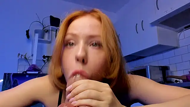 Snapshot of ilona_curly chatting on 09/23/25, 05:25 ilona curly online show from 09/23/25, 05:25