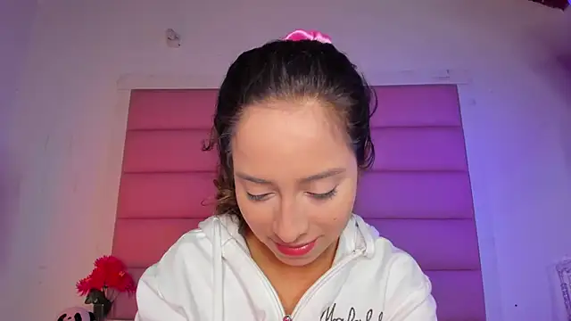 little-Emma online show from 01/12/26, 03:35