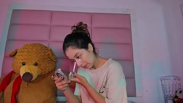 little-Emma online show from 12/23/25, 05:40