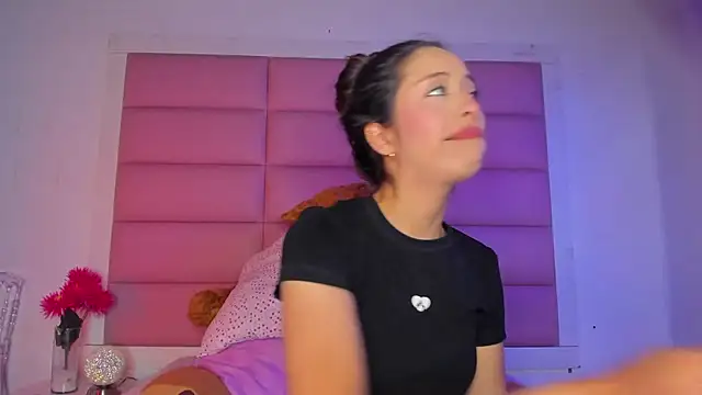 little-Emma online show from 01/08/26, 03:12