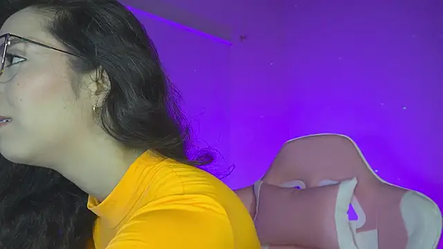 little-Emma online show from 02/13/26, 03:06