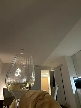 Snapshot of Black_Dolll chatting on 12/14/25, 06:35 Black Dolll online show from 12/14/25, 06:35