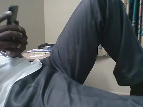 Snapshot of bas1cooks chatting on 10/10/25, 04:52 bas1cooks online show from 10/10/25, 04:52