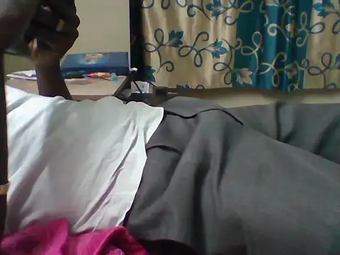 Snapshot of bas1cooks chatting on 10/06/25, 04:52 bas1cooks online show from 10/06/25, 04:52