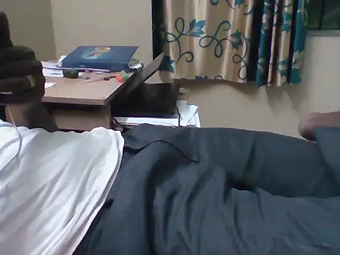 Snapshot of bas1cooks chatting on 10/09/25, 04:51 bas1cooks online show from 10/09/25, 04:51