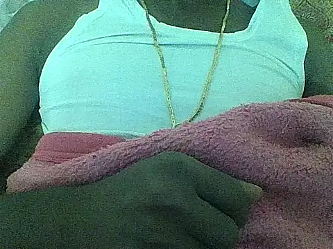 Snapshot of bas1cooks chatting on 10/29/25, 05:23 bas1cooks online show from 10/29/25, 05:23