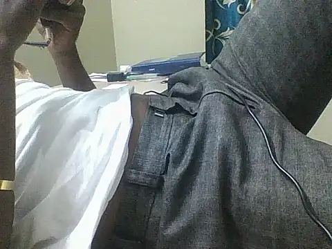 Snapshot of bas1cooks chatting on 10/13/25, 05:14 bas1cooks online show from 10/13/25, 05:14