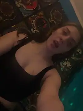 emilysue1 online show from 12/12/24, 11:28