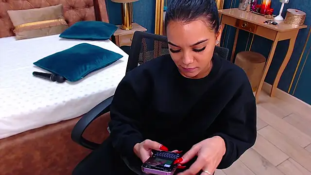 Snapshot of SerenaXMendez chatting on 01/25/25, 12:58 SerenaXMendez online show from 01/25/25, 12:58