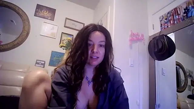 MonroeLoves online show from 11/11/25, 03:40