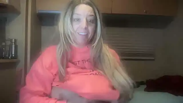 MonroeLoves online show from 12/17/25, 07:35