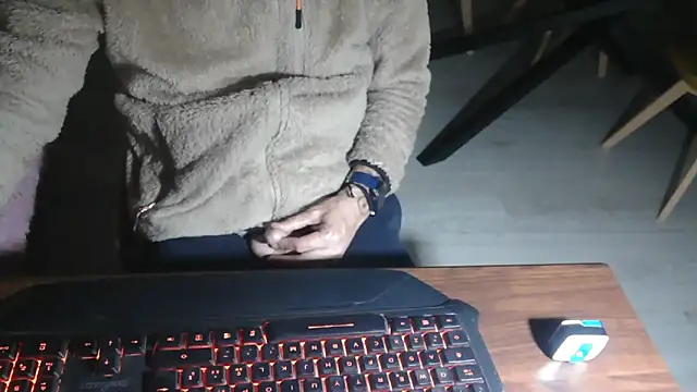 Adri gard online show from 04/10/26, 08:38