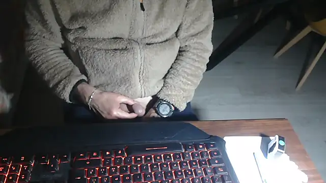 Adri gard online show from 04/08/26, 08:32