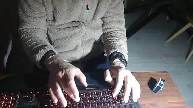 Adri gard online show from 04/12/26, 08:34