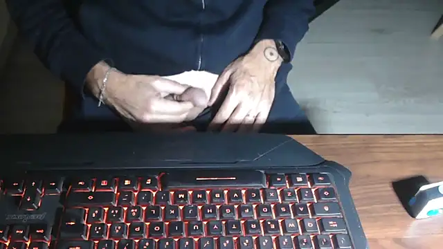 Adri gard online show from 11/08/25, 09:18