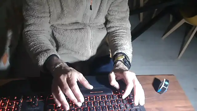 Adri gard online show from 04/16/26, 08:20