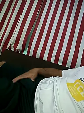 Snapshot of GJS281 chatting on 09/28/25, 02:29 GJS281 online show from 09/28/25, 02:29