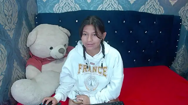Lilyevansx online show from 03/18/25, 10:39