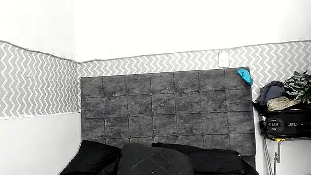 Ariana Salazar online show from 04/15/26, 02:39